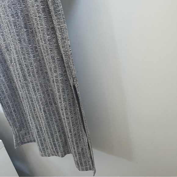 Stretchy curve hugging dress. - Picture 3 of 3